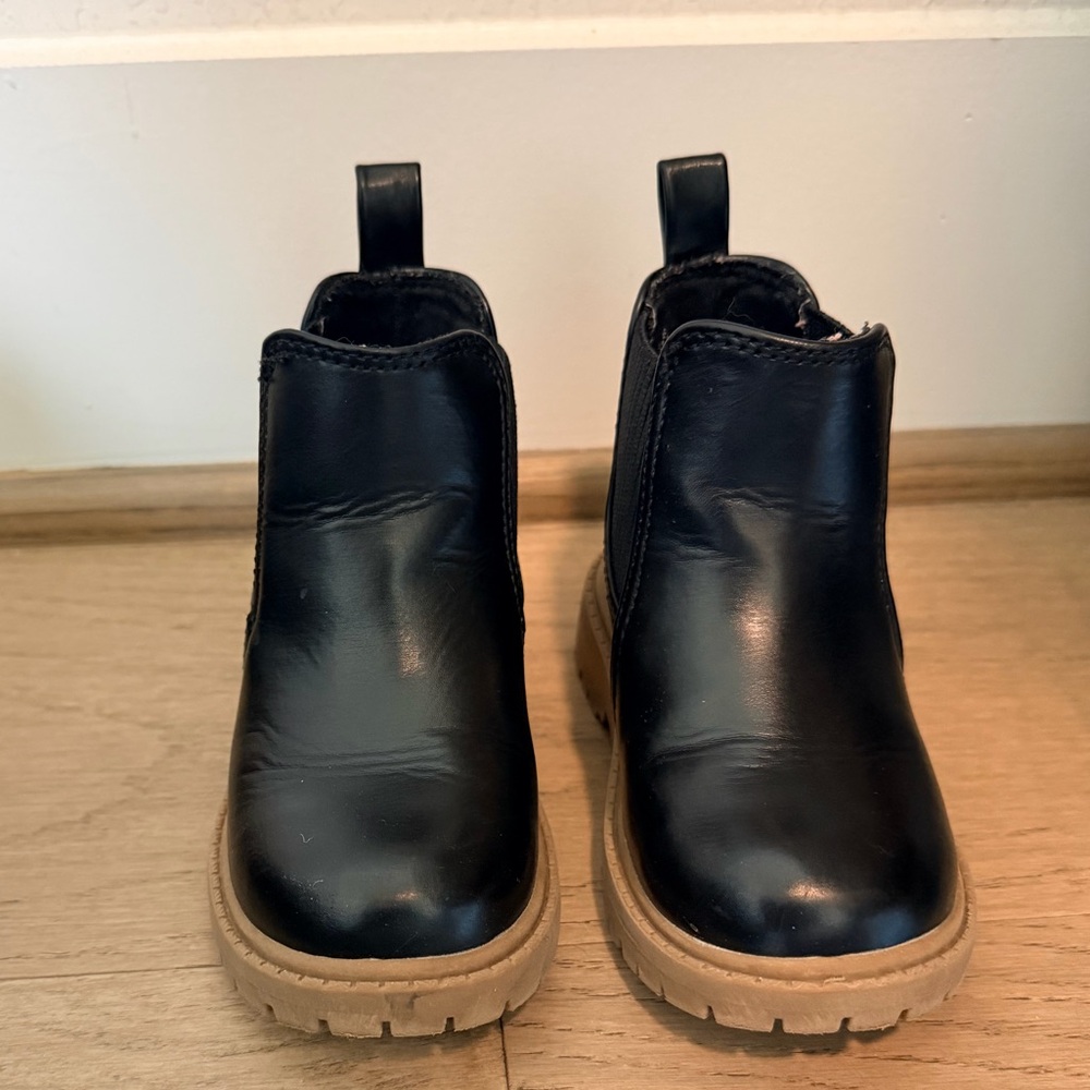 Toddler Old Navy Black Chelsea Boot with Tan Sole